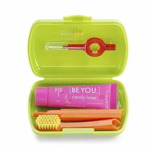 KIT VIAGEM ESTOJO + ESCOVAS + CREME DENTAL COR SORTIDA