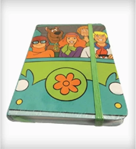 CADERNETA DE ANOTAÇÃO HANNA BARBERA SCOOBY EVERYBODY IN THE MISTERY MACHINE COLORIDO URBAN 21X14